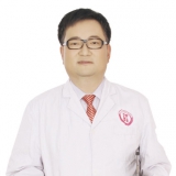  何益龄 